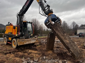 Demolice panelové plochy a terénní úpravy 